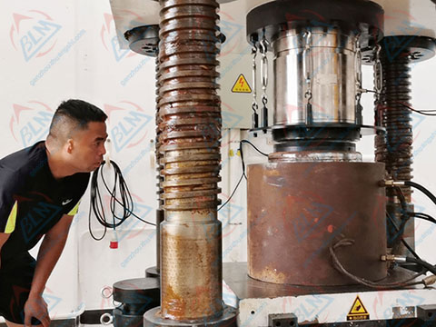 千斤頂計(jì)量檢定室圖片 千斤頂計(jì)量檢定室圖片